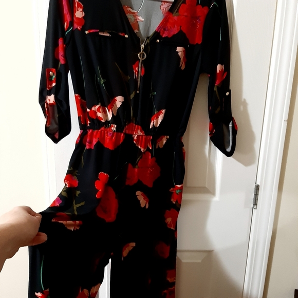 Elegant Black and Red Floral Jumpsuit - Picture 1 of 8